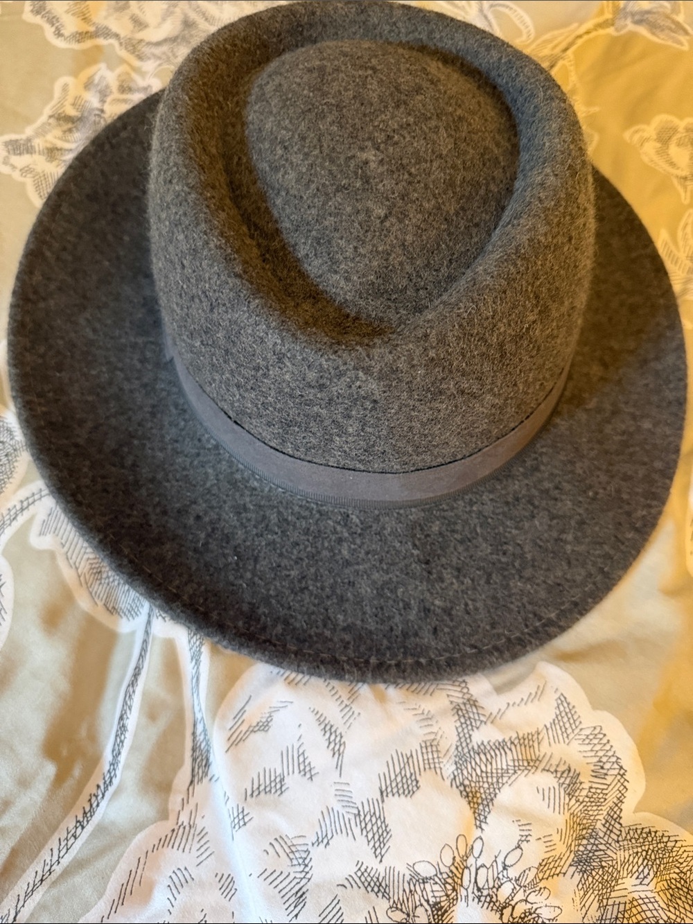 C&C California Dark Gray Felt Fedora Hat with Grosgrain Band